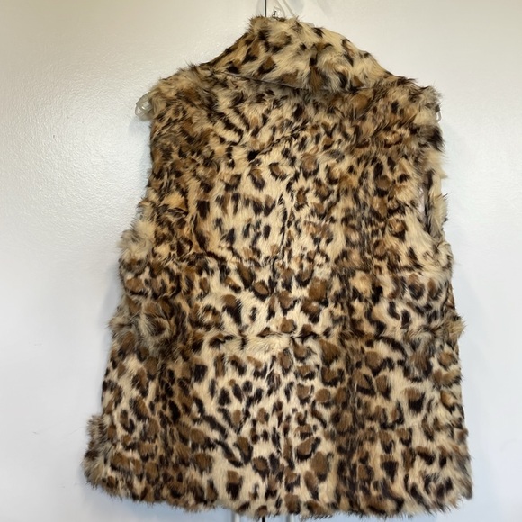 Gorgeous Cejion fur vest.  Animal print. Like New.  Medium.  Glam. Luxe. - Picture 6 of 7